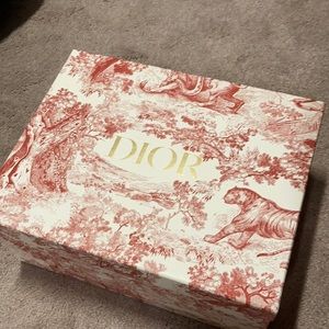 Dior box